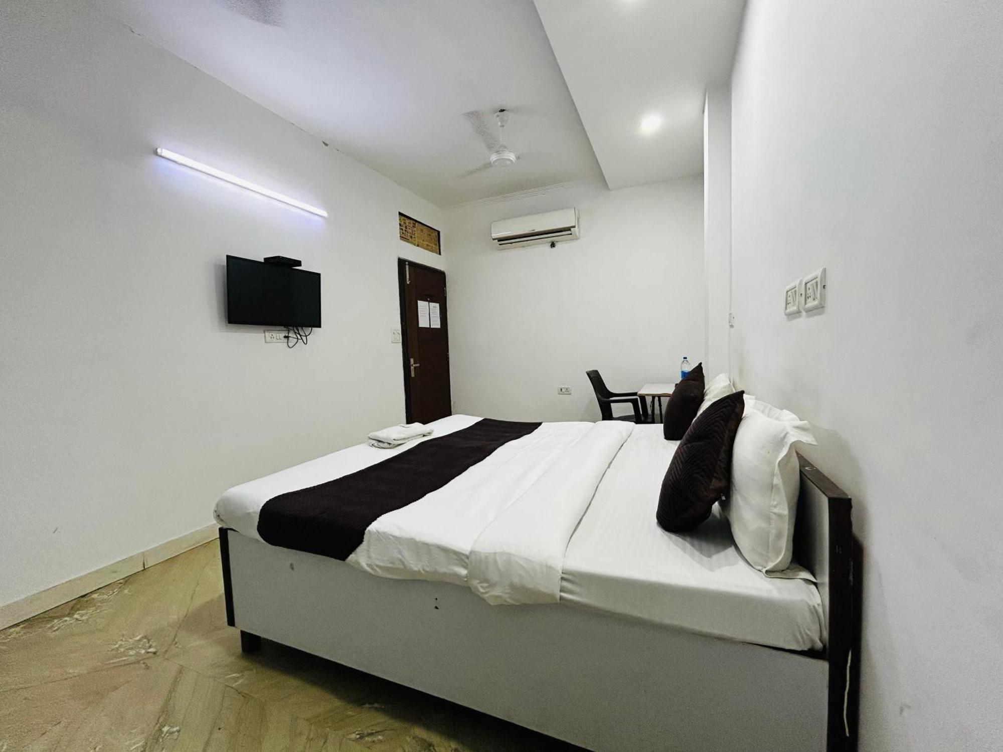 Golden Place Hotel
