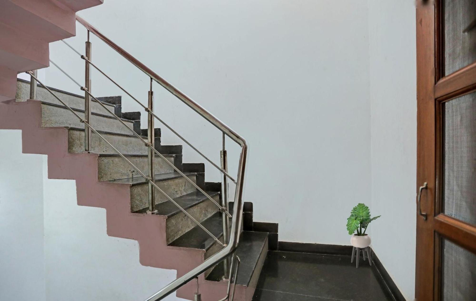 O Premium Near Dlf Avenue Saket New Delhi