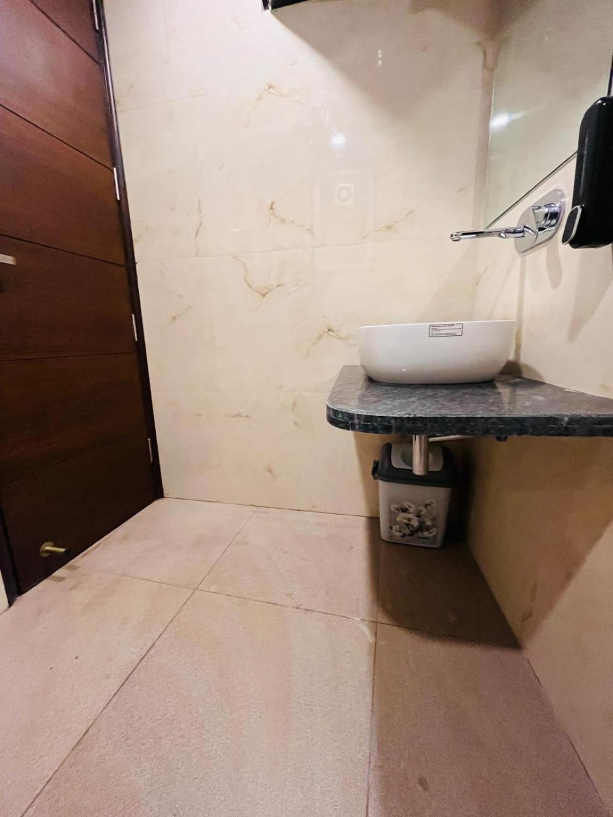 Frankstay By Mayfair Newly Built - Hotel New Delhi