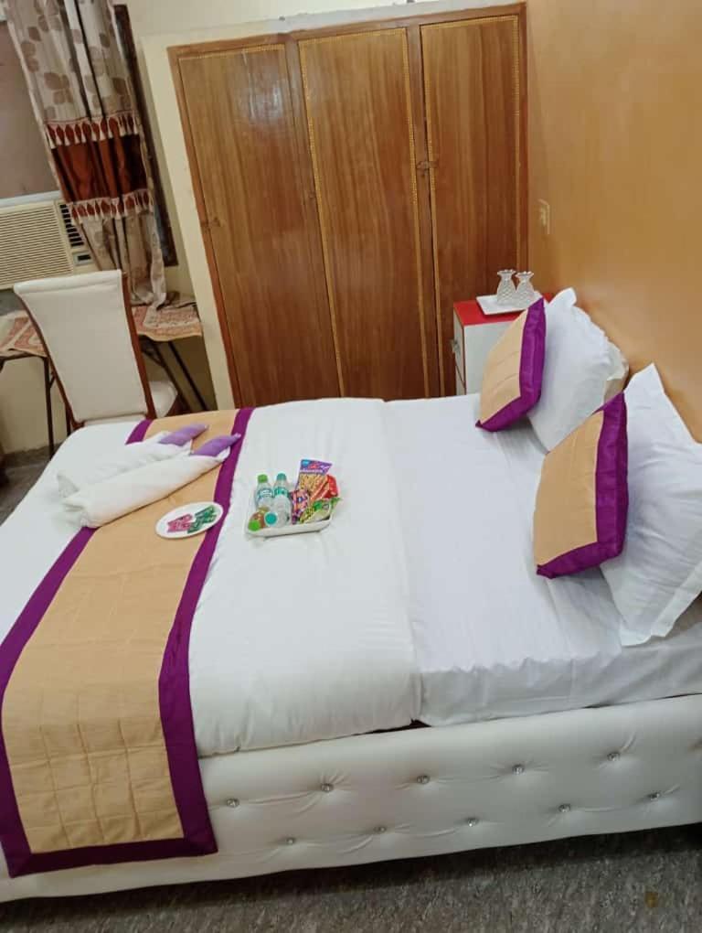 Shri Krishna Hotel