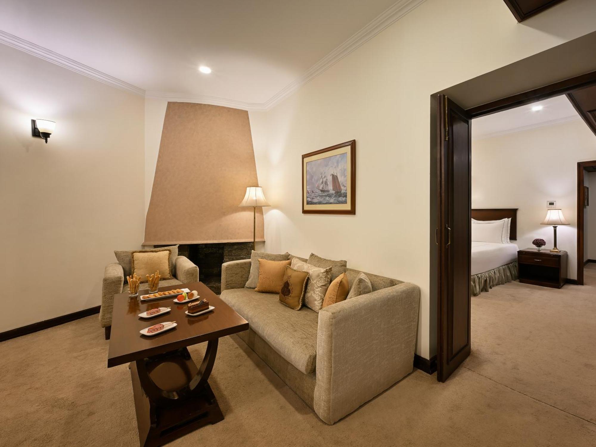 Ambassador, - Ihcl Seleqtions Hotel