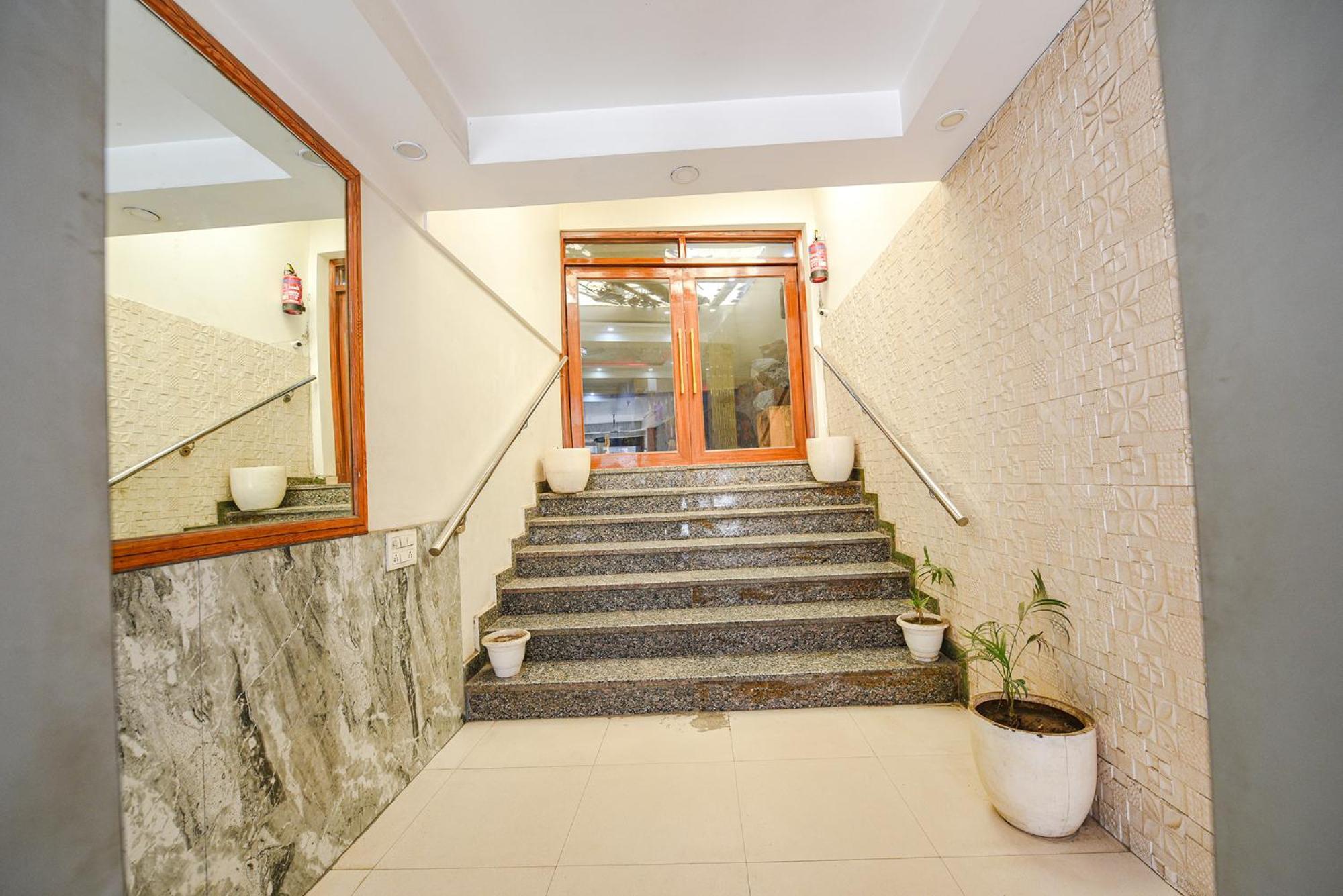 Fabhotel Aman Near Igi Airport Nova Deli