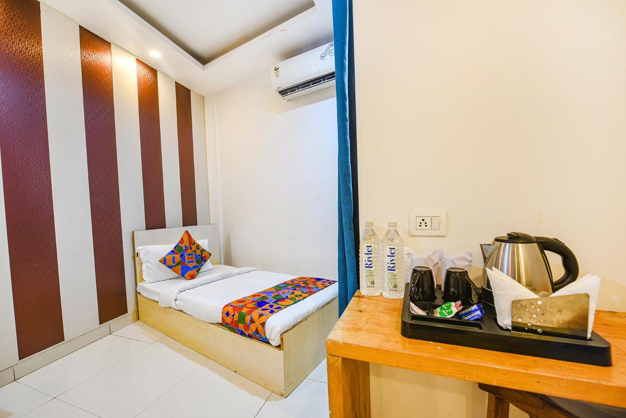 Hotel Fabhotel Aman Near Igi Airport 3*