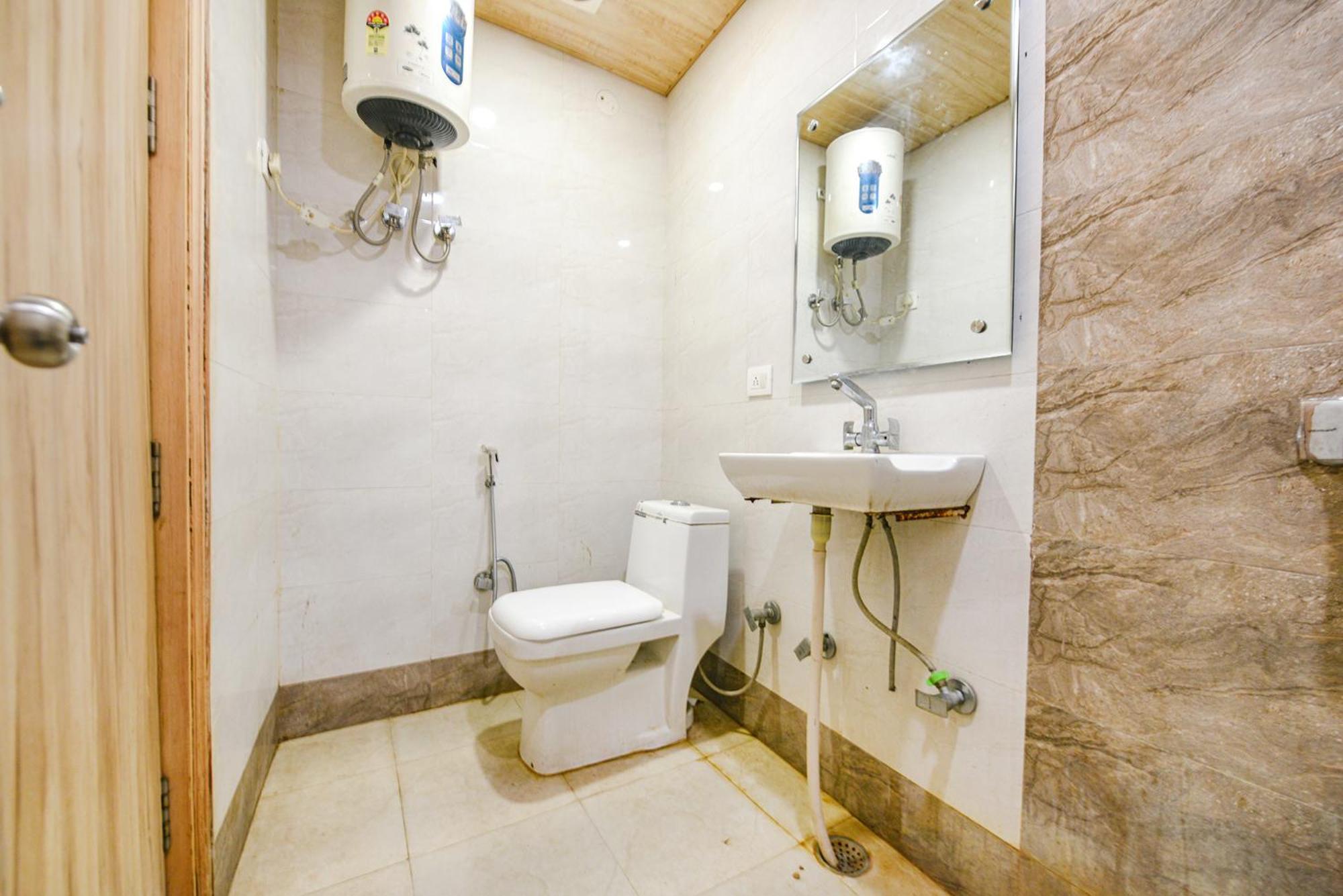 Hotel Fabhotel Aman Near Igi Airport