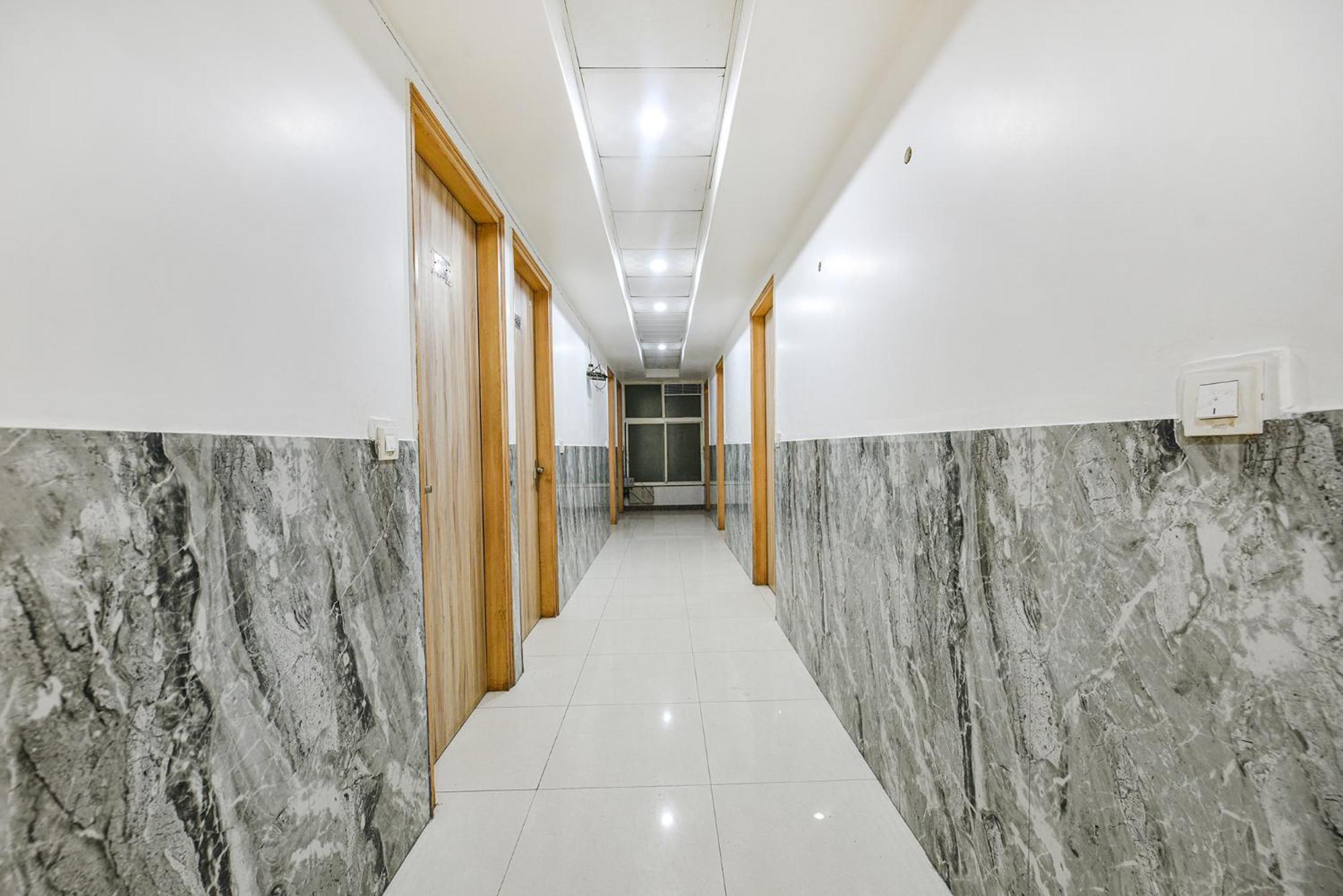 Fabhotel Aman Near Igi Airport Hotel Nova Deli