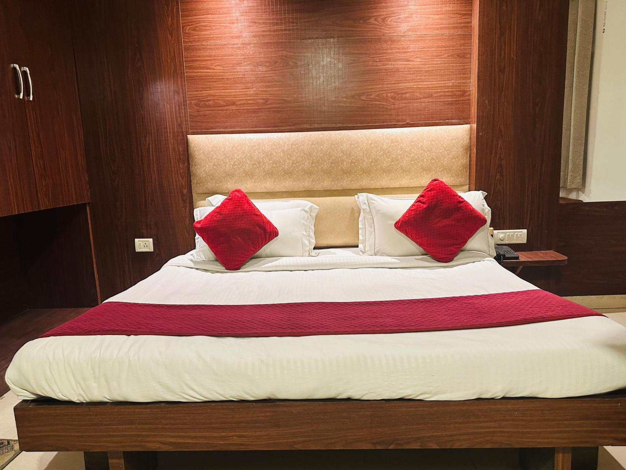The Flight Path Hotel 3*