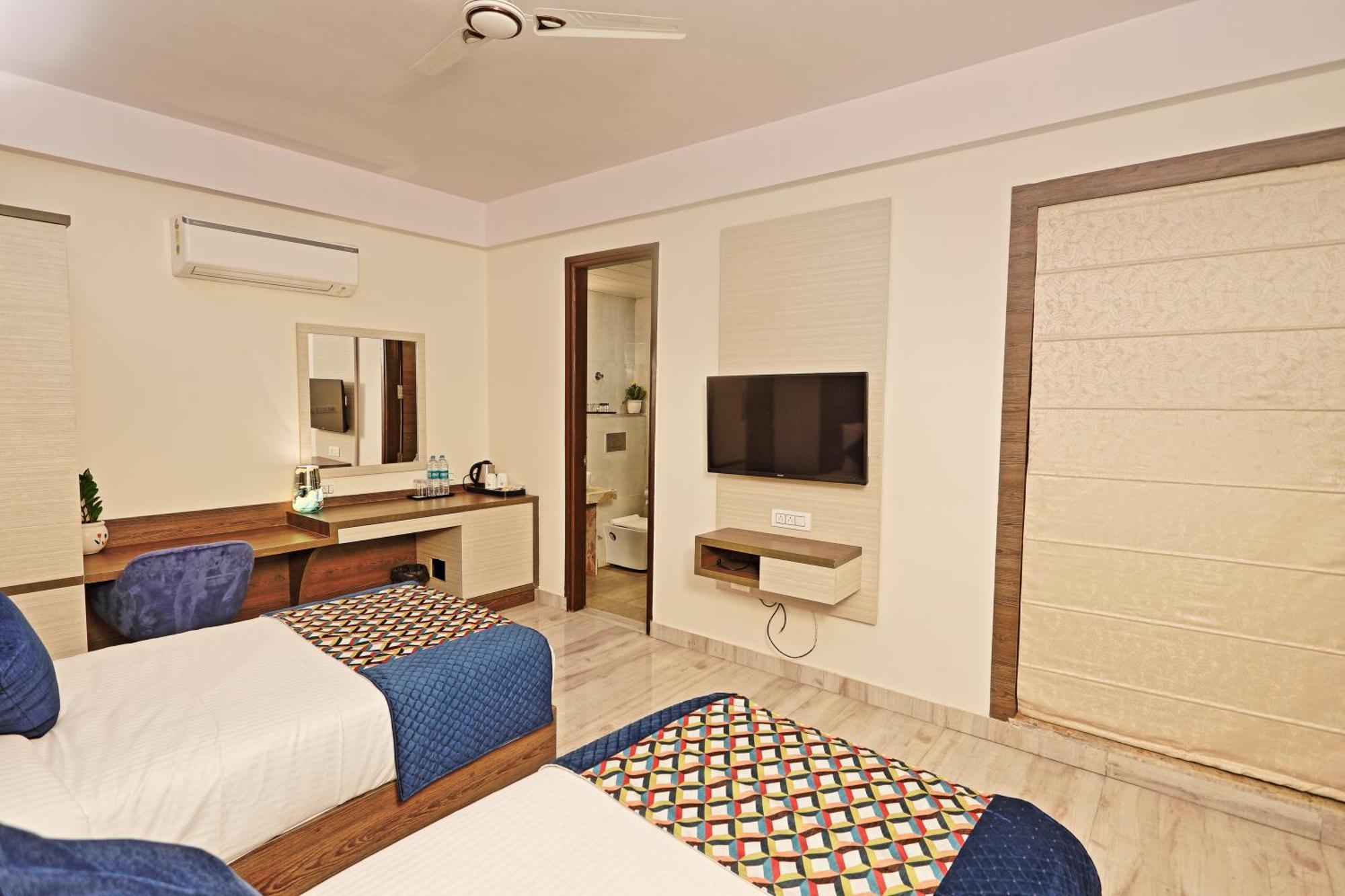 Cardinal Express Oxmo Igi Airport Delhi 4* New Delhi