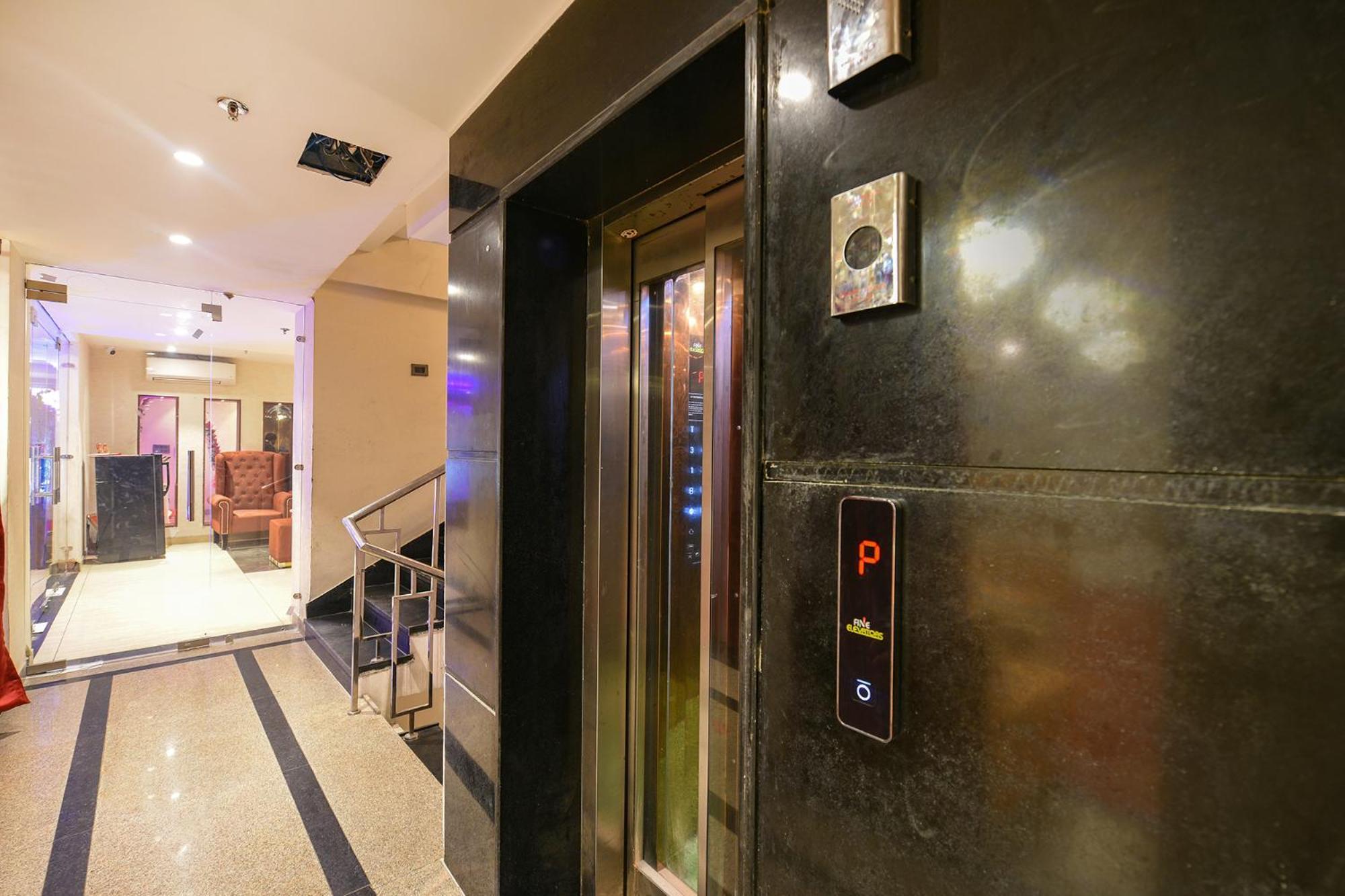 Hotel Fabhotel Prime Blest Park Near Yashobhoomi Convention Centre 3*