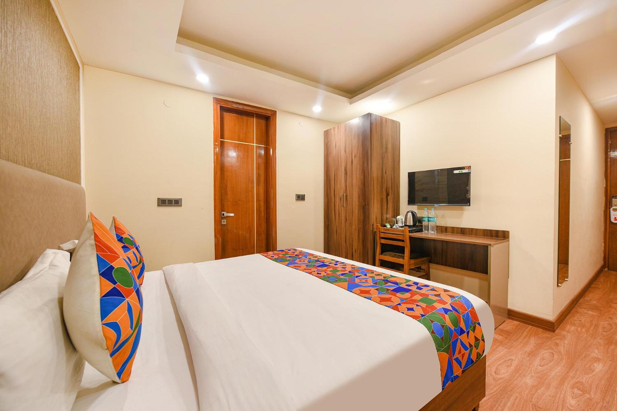 Fabhotel Prime Blest Park Near Yashobhoomi Convention Centre Hotel