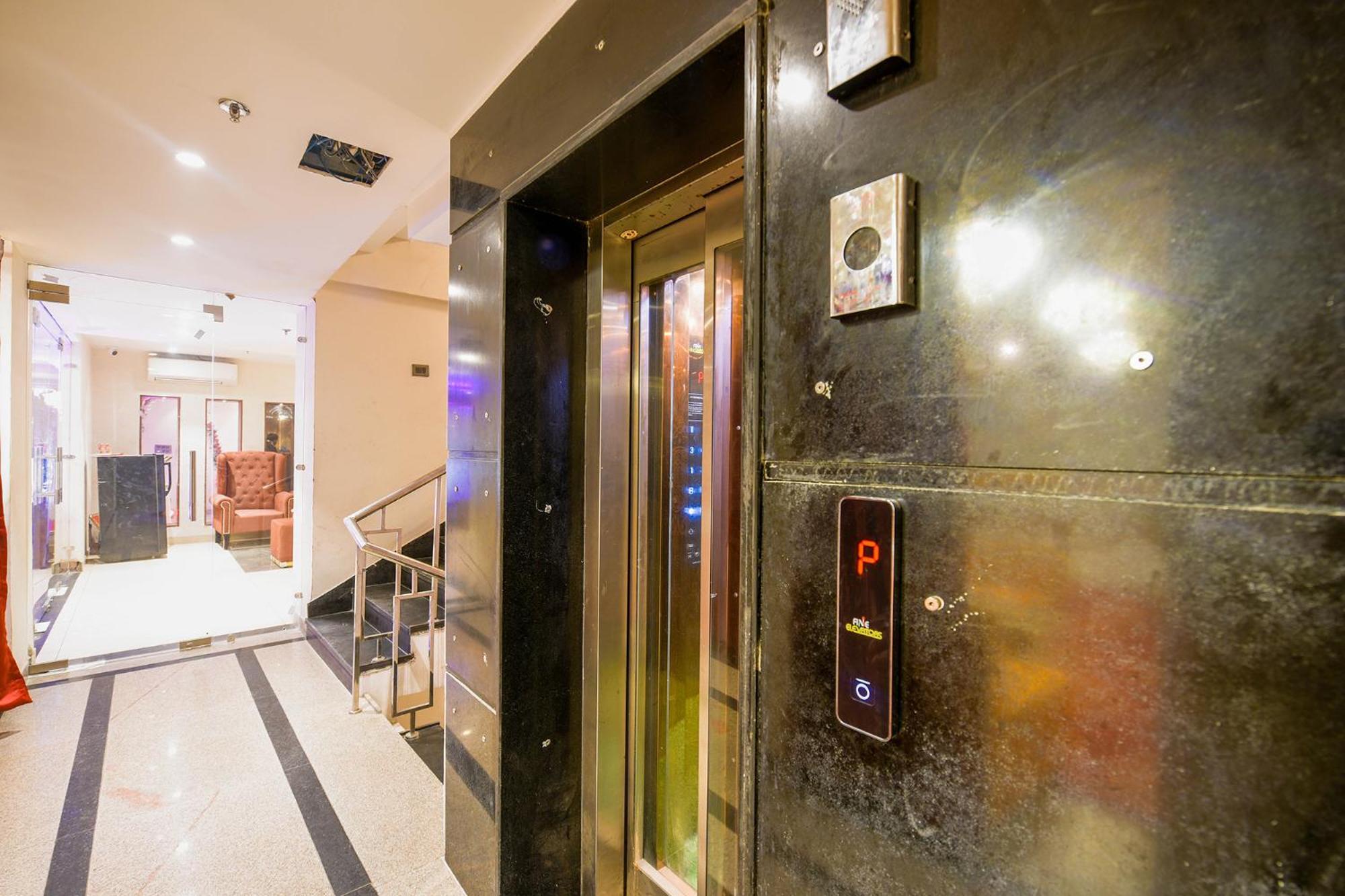 Fabhotel Prime Blest Park Near Yashobhoomi Convention Centre 3*