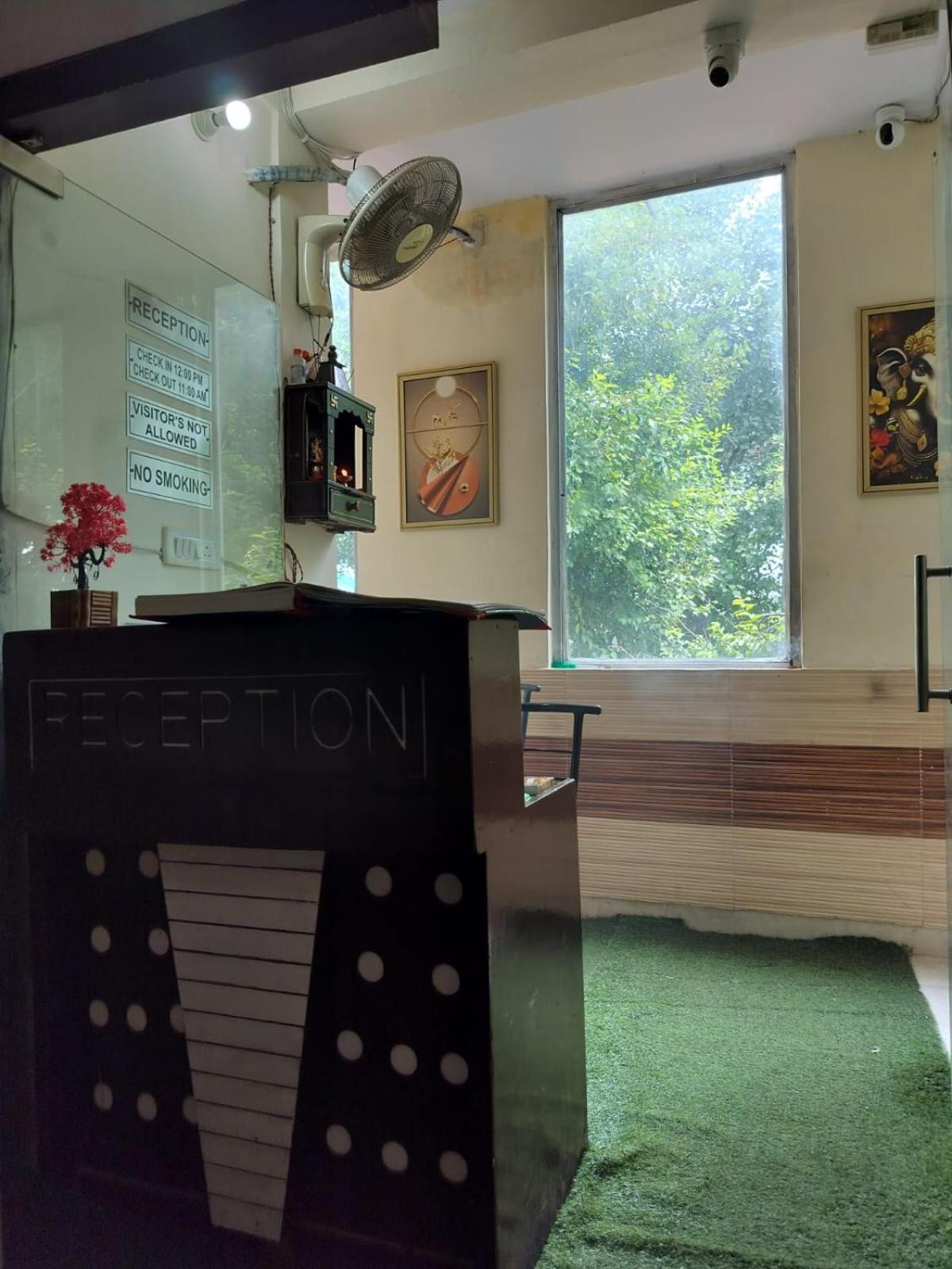 Cr Residency -near Chanakyapuri Embassy Area