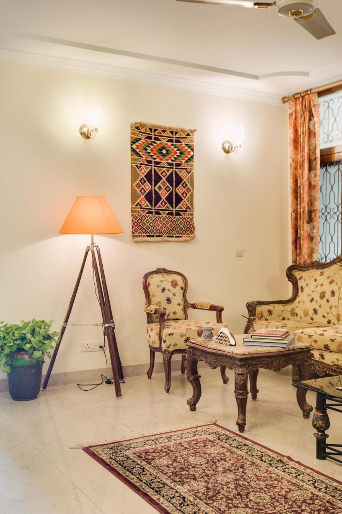 Quaint Penthouse 2bhk Kailash Hill New Delhi