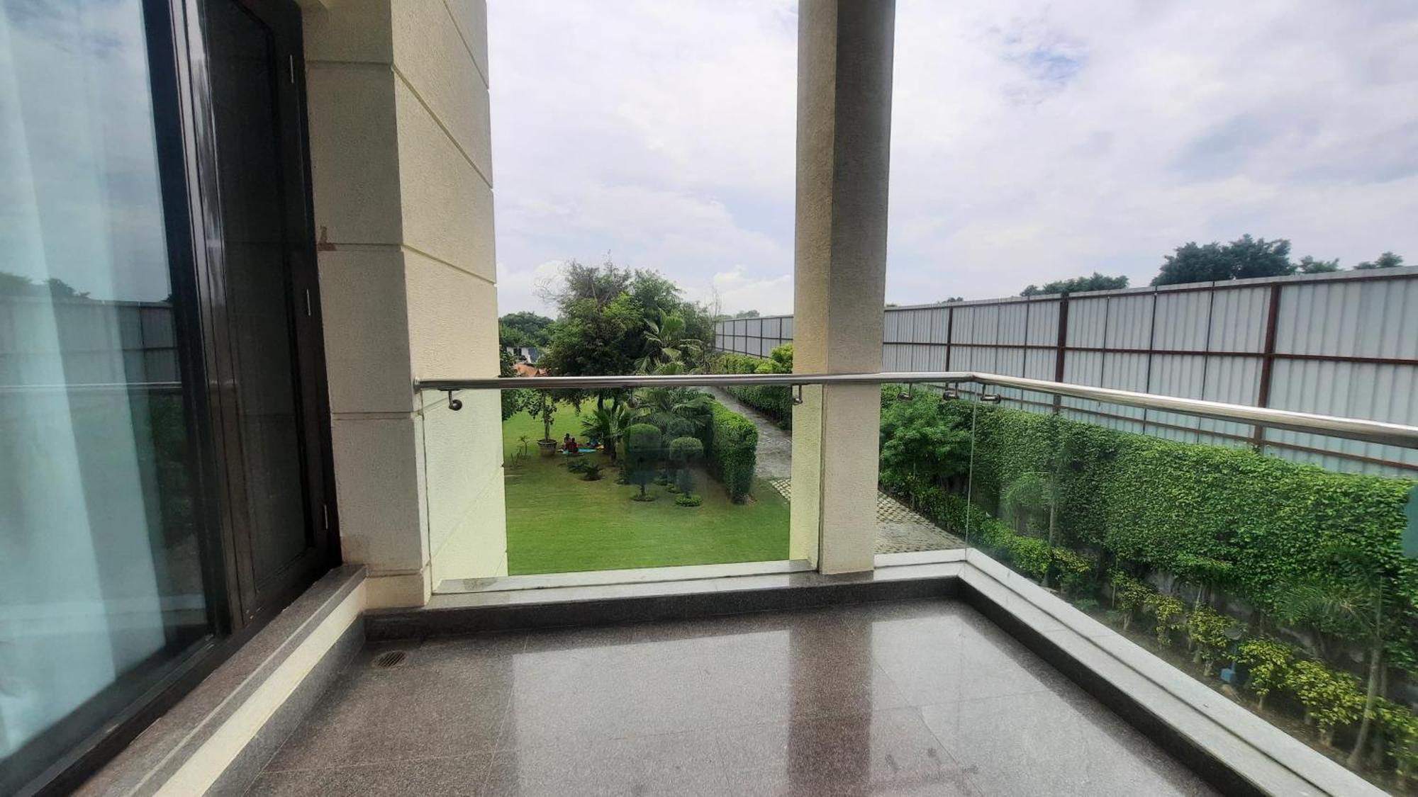 Bliss In Chattarpur By Especial