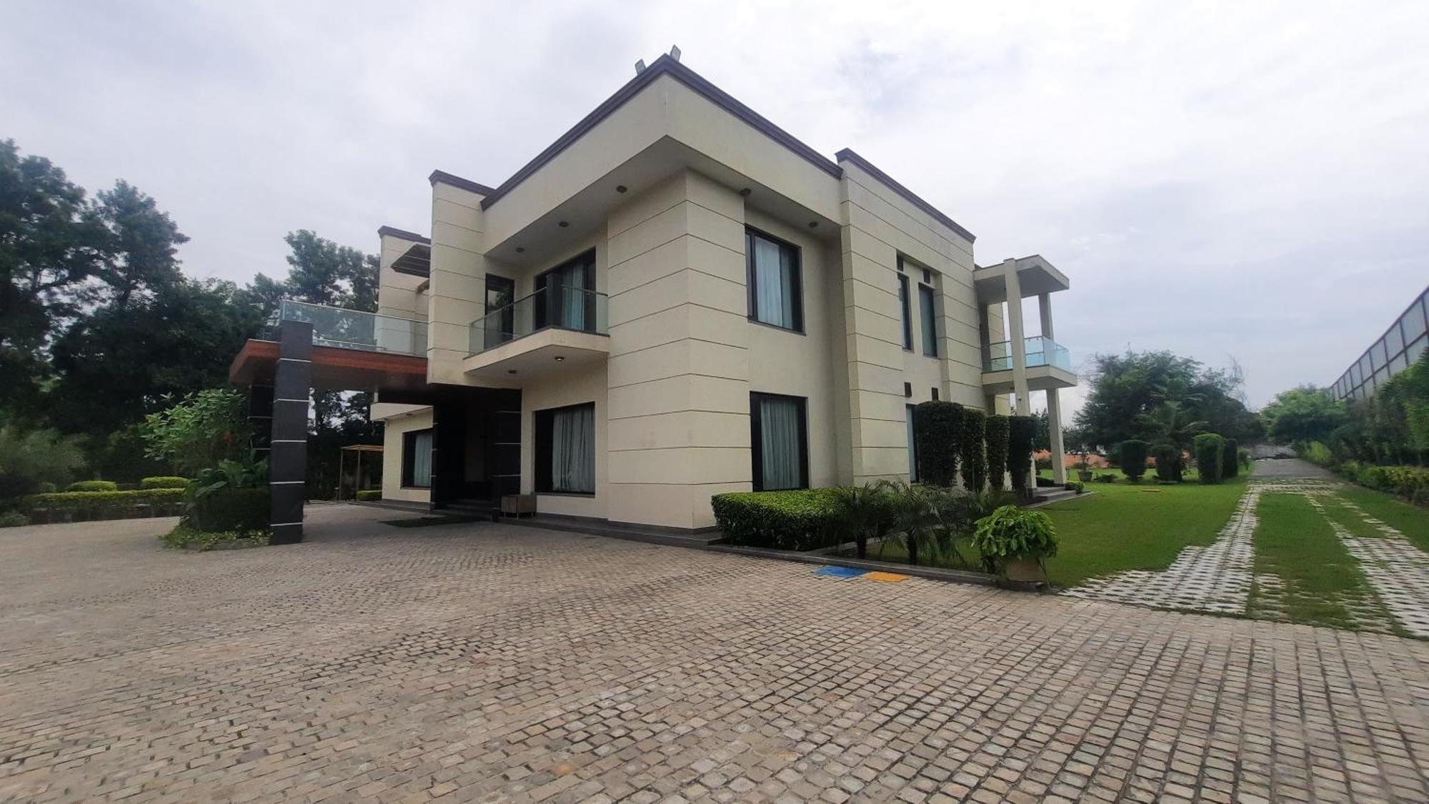 Villa Bliss In Chattarpur By Especial