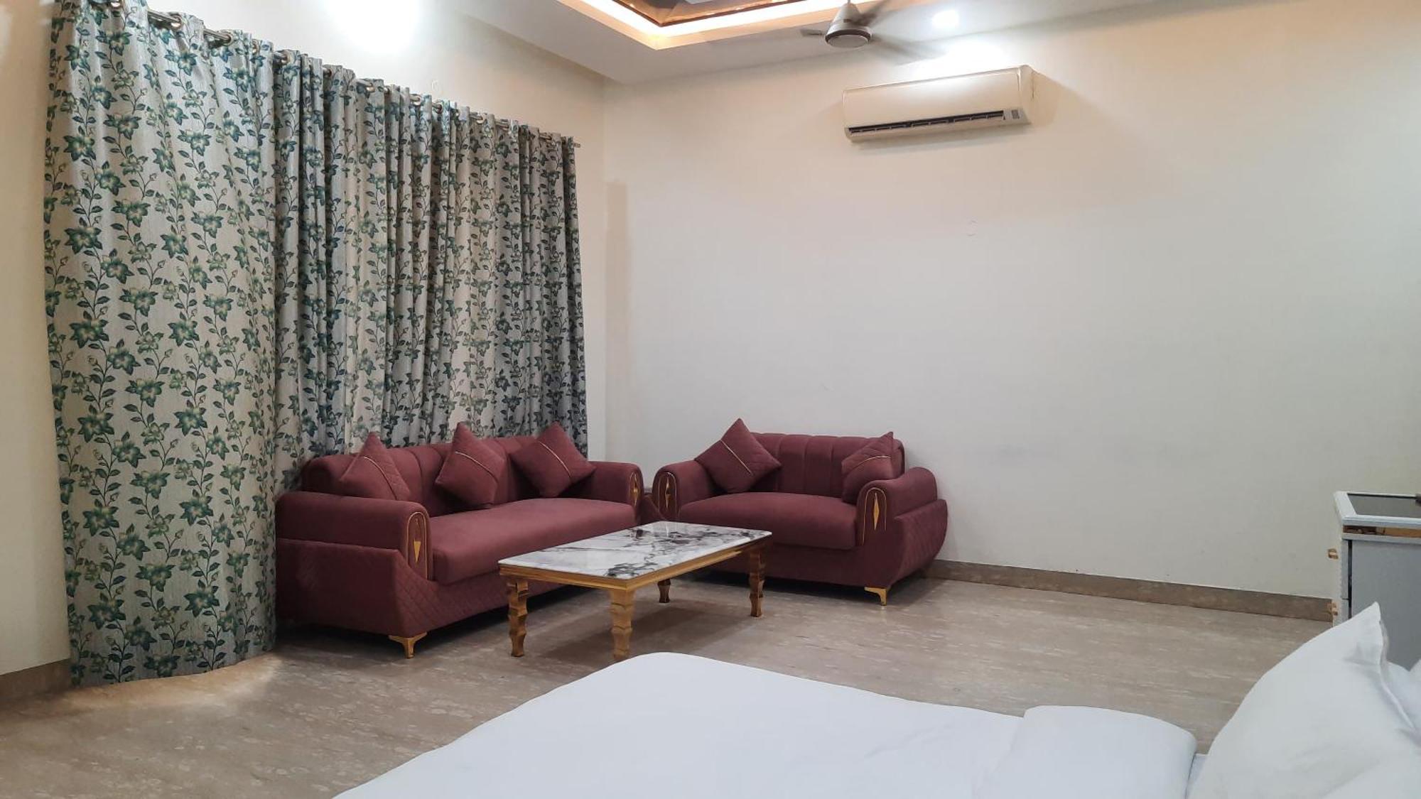 Villa Bliss In Chattarpur By Especial New Delhi