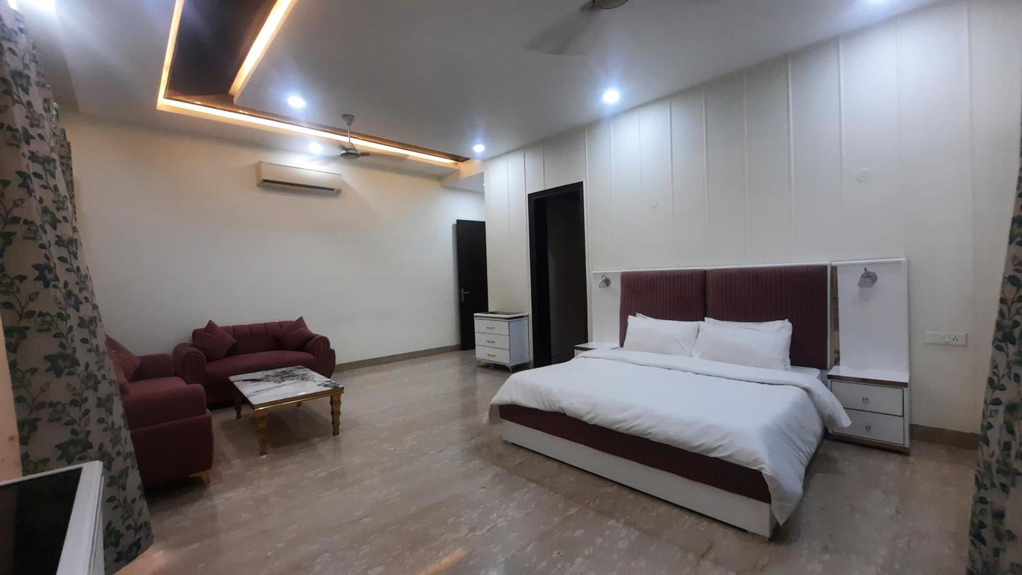 Bliss In Chattarpur By Especial *