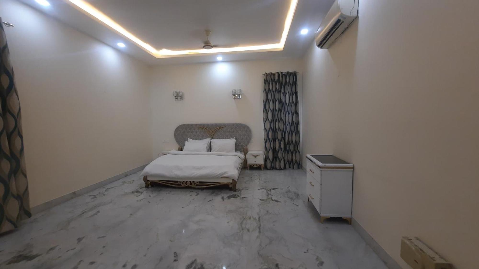 Bliss In Chattarpur By Especial New Delhi