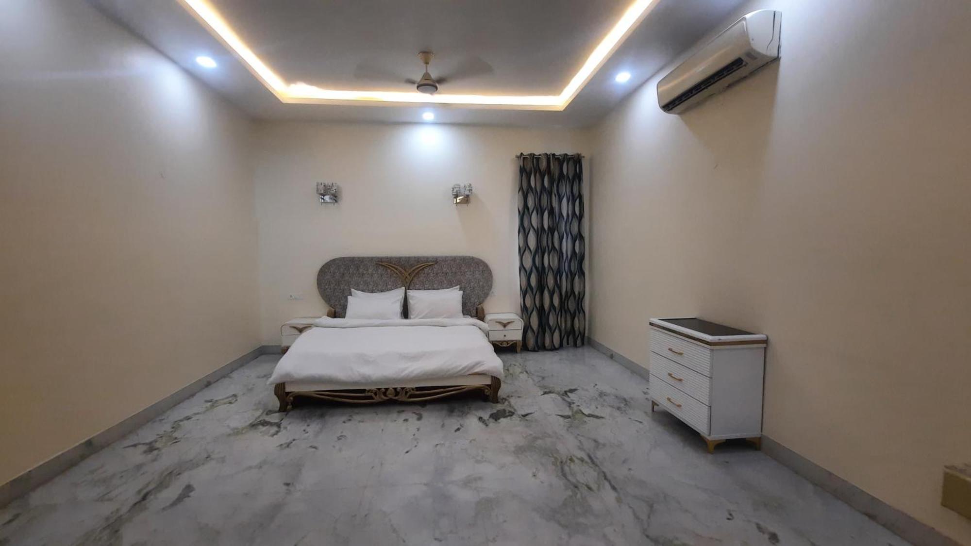 Bliss In Chattarpur By Especial * New Delhi
