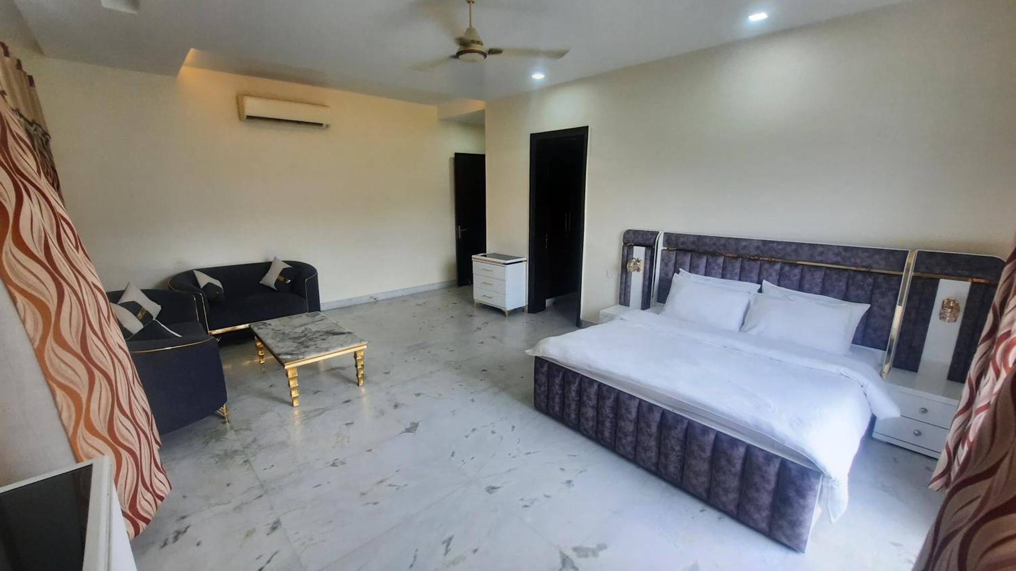 Bliss In Chattarpur By Especial