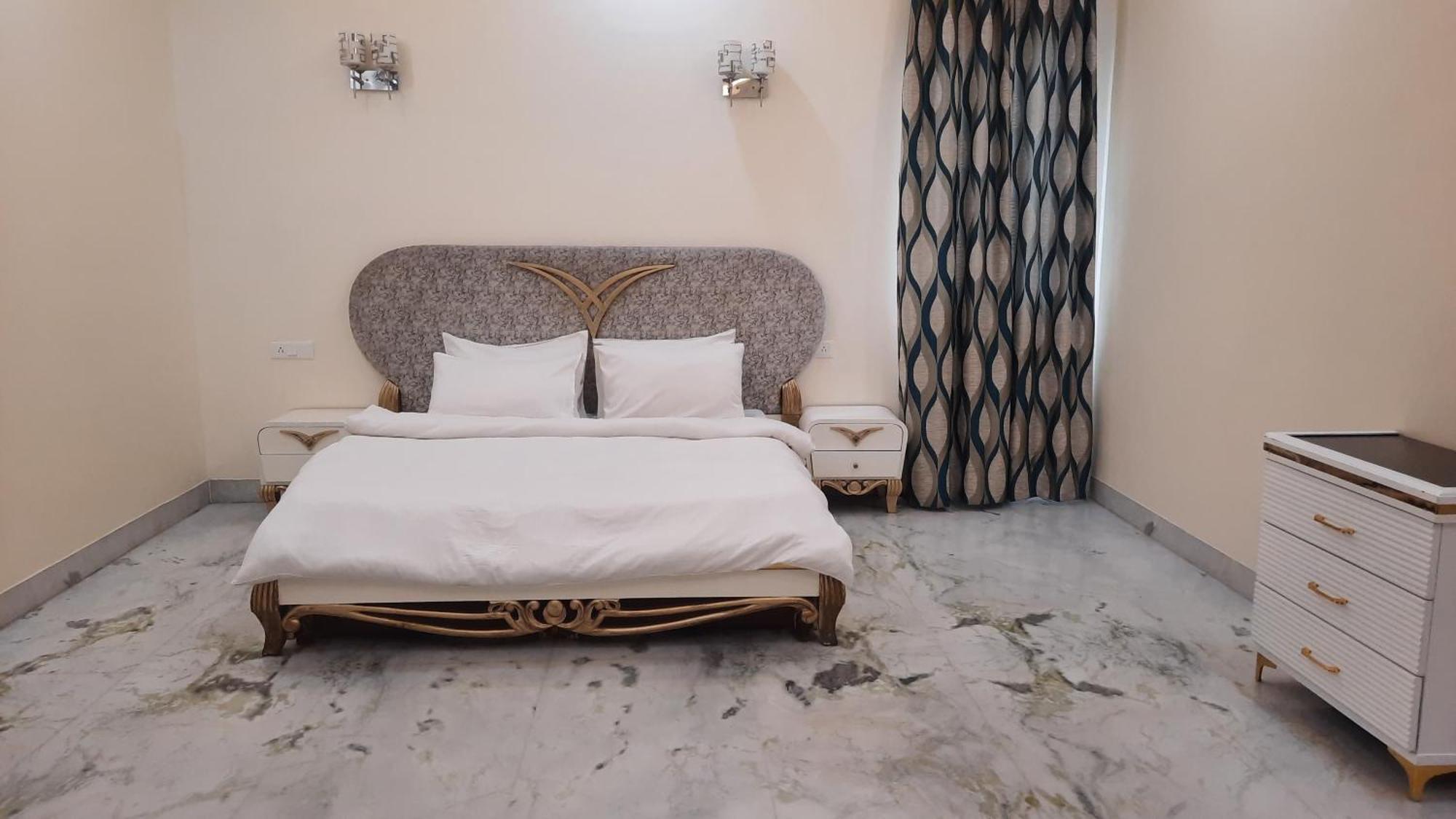 Villa Bliss In Chattarpur By Especial *