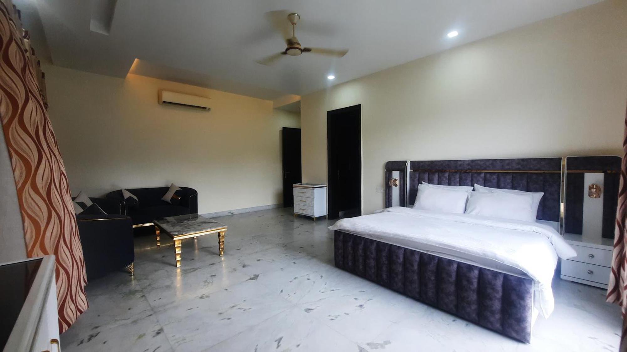 Bliss In Chattarpur By Especial * New Delhi