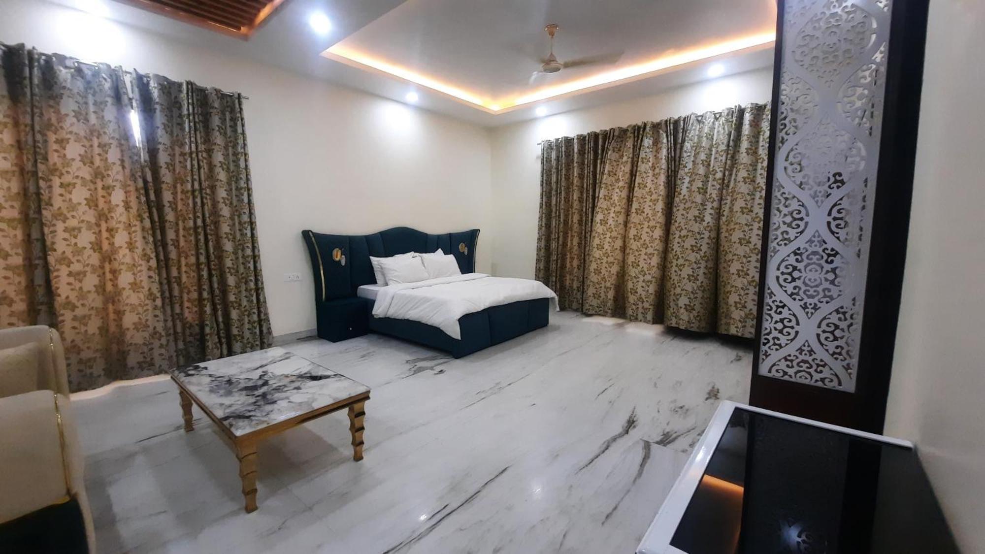 Villa Bliss In Chattarpur By Especial *