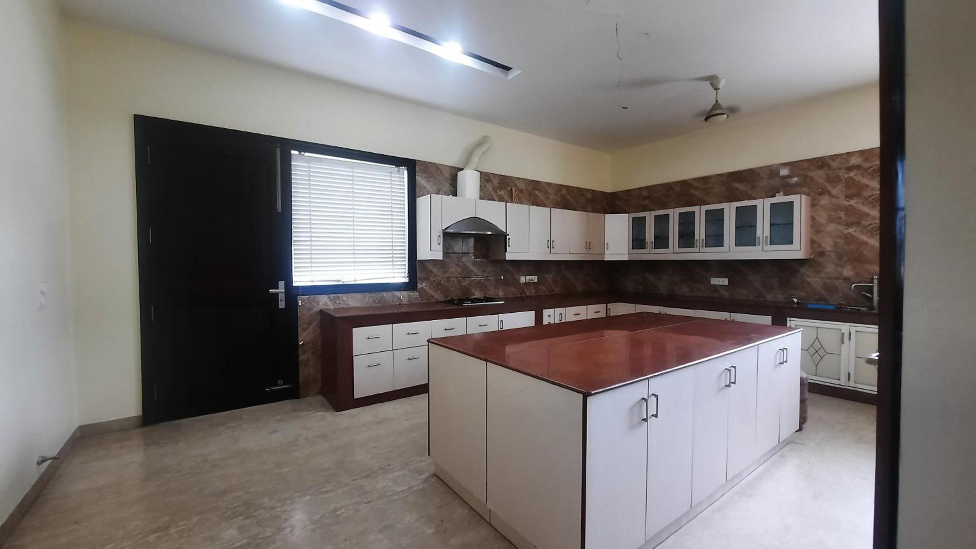 Villa Bliss In Chattarpur By Especial New Delhi