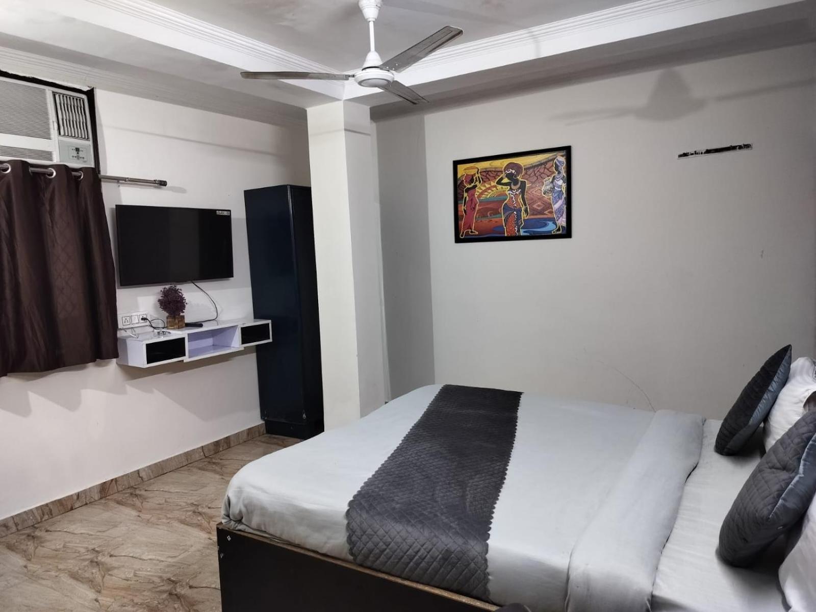 Hotel Cr Residency -near Chanakyapuri Embassy Area