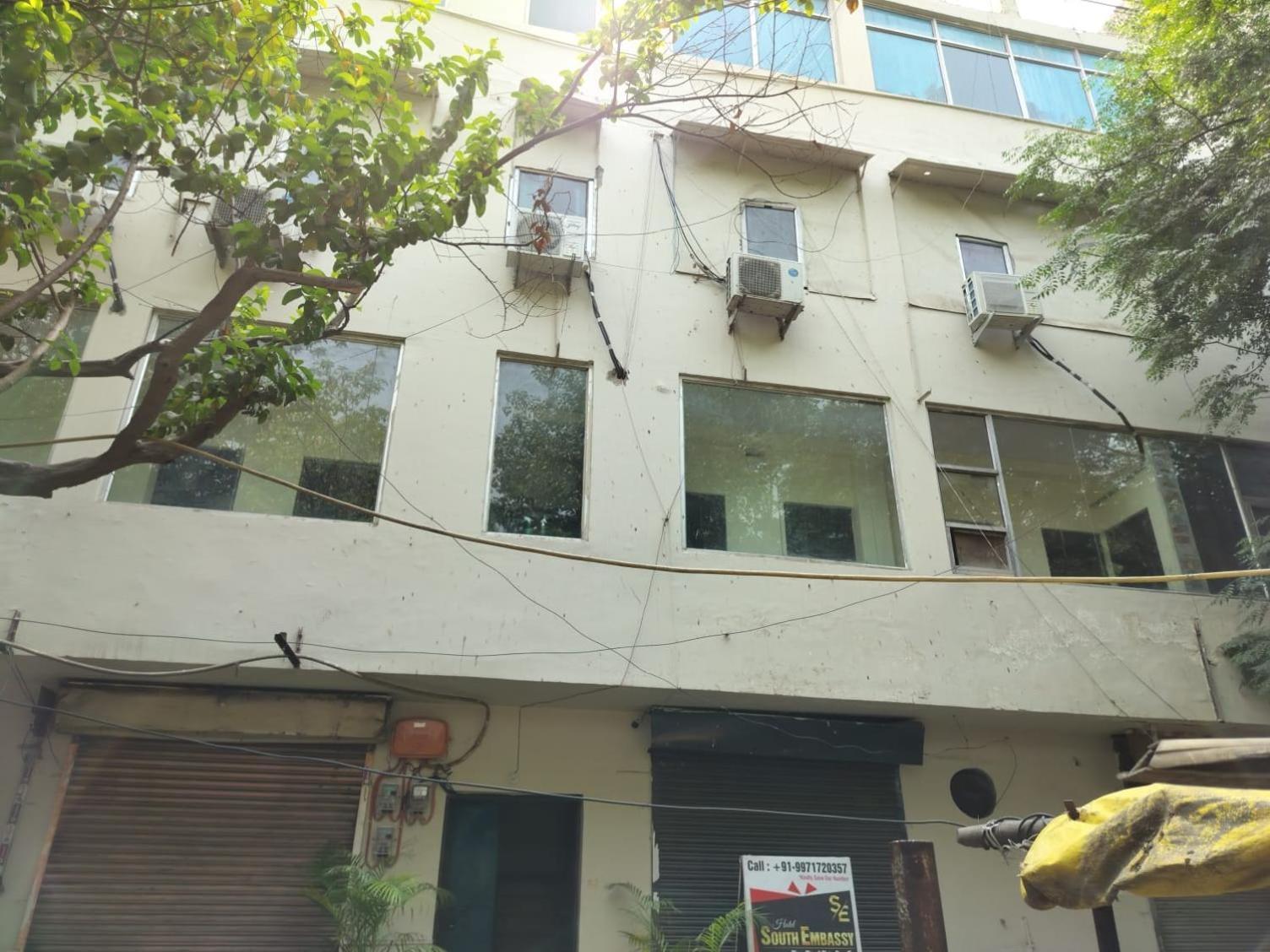 Hotel Cr Residency -near Chanakyapuri Embassy Area 4*