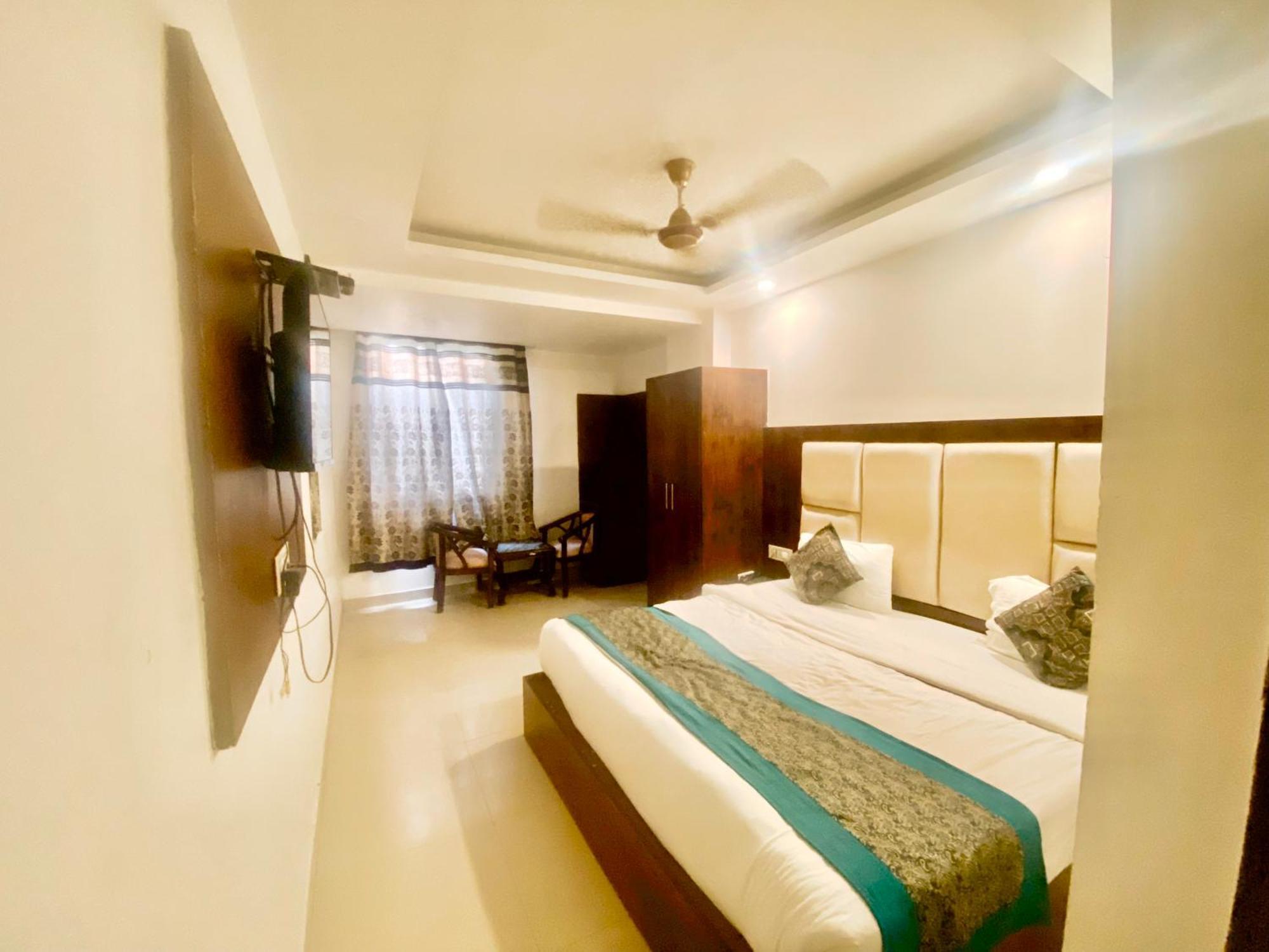 Hotel Ivy Plaza 4*