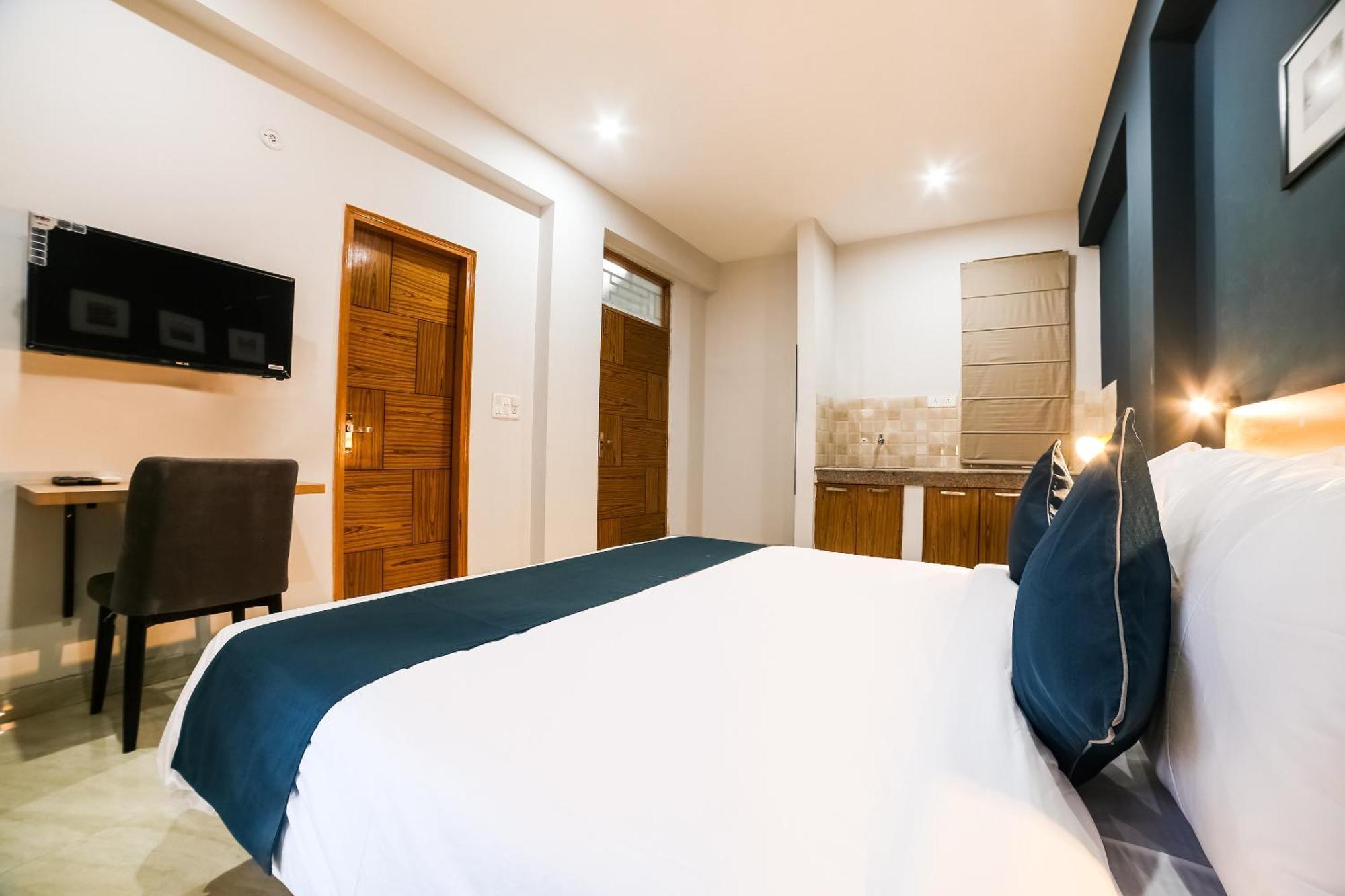 Hotel O Heaven Near Qutab Minar Metro Station