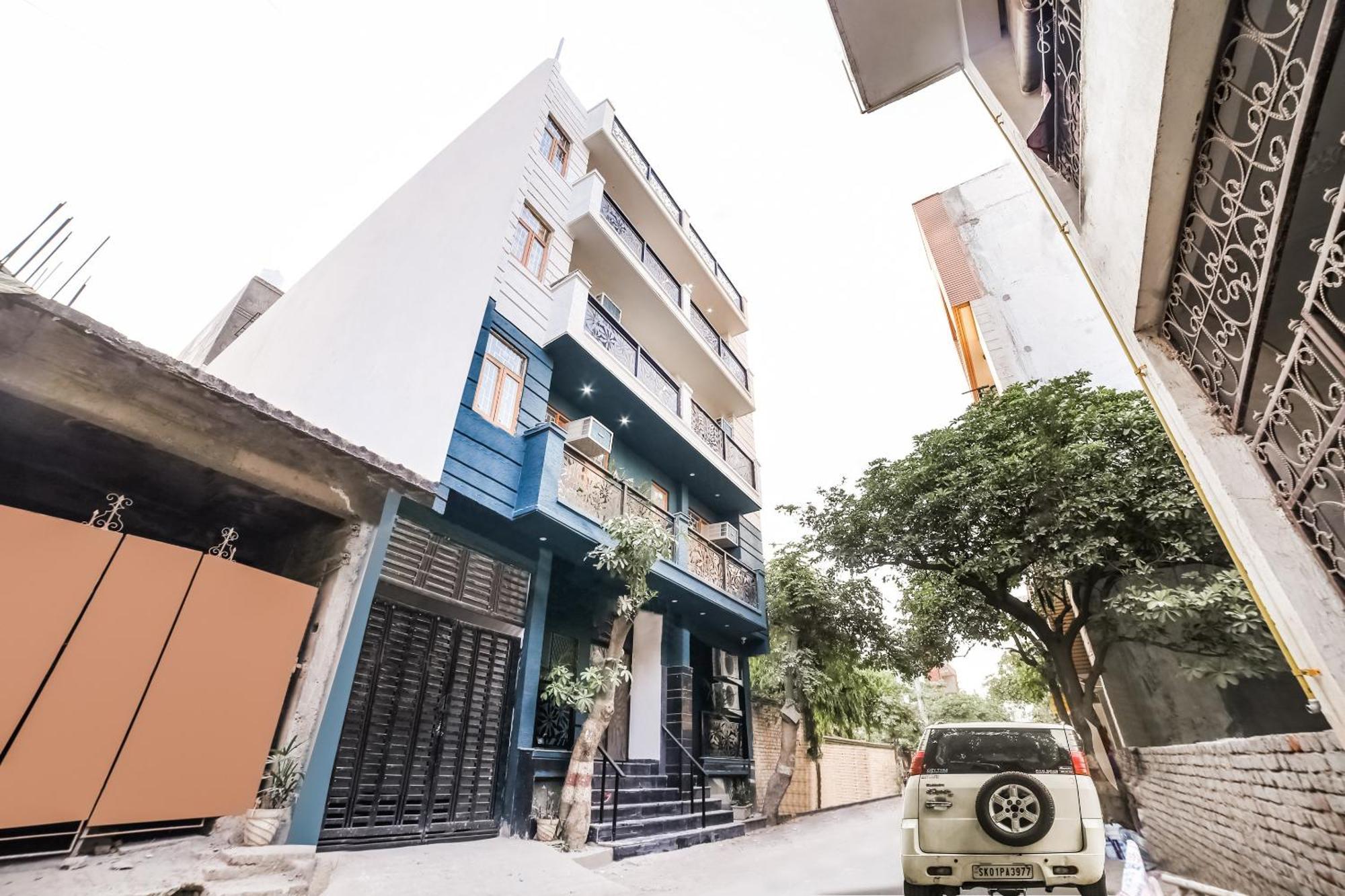 O Heaven Near Qutab Minar Metro Station Hotel