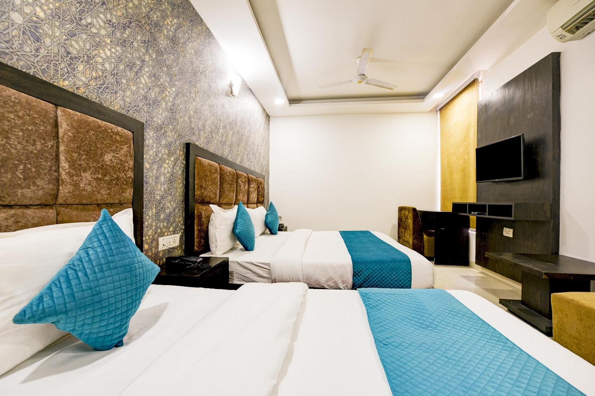 Bellwood Near Delhi Airport 4* New Delhi