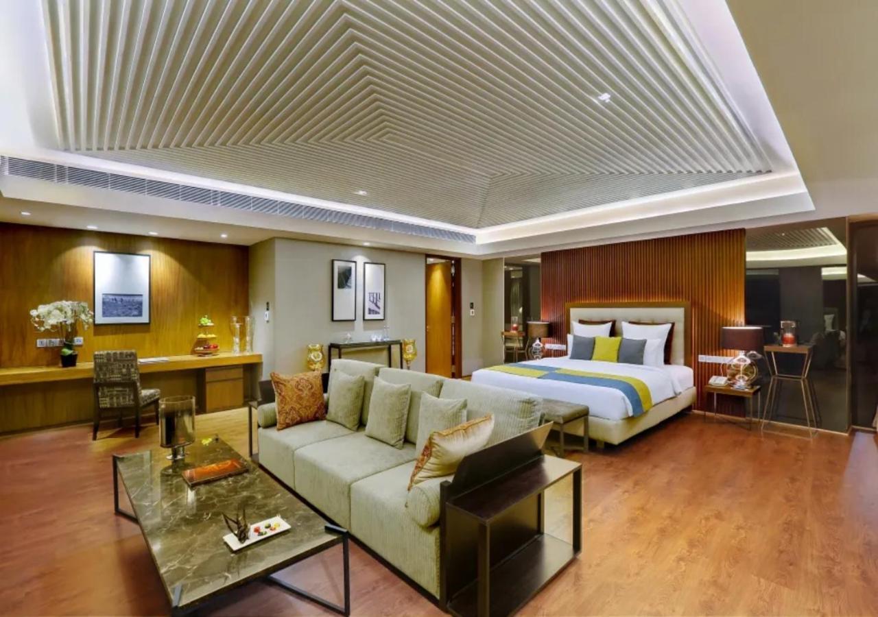 Bellwood Near Delhi Airport 4*