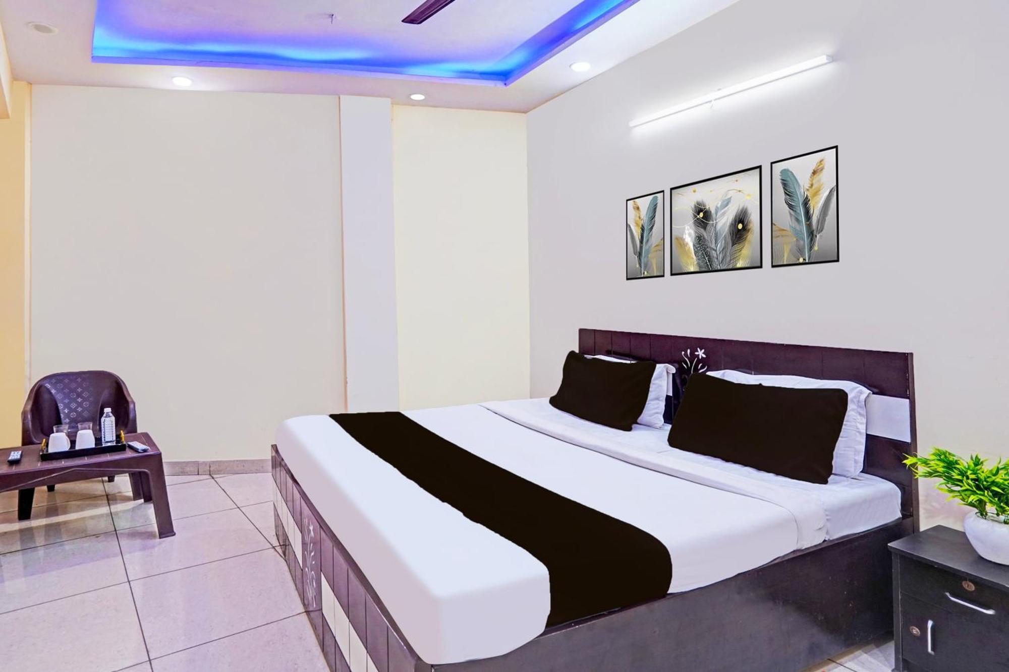 Hotel O Royal New Delhi