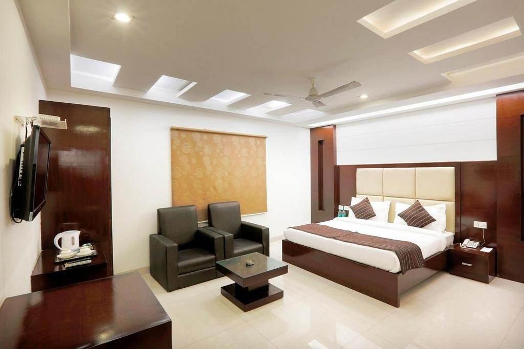 Hotel Ivy Plaza Near Igi Airport Hotel 4*
