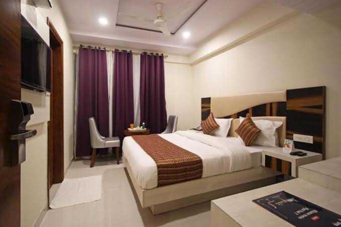 O Tourist Plaza Hotel