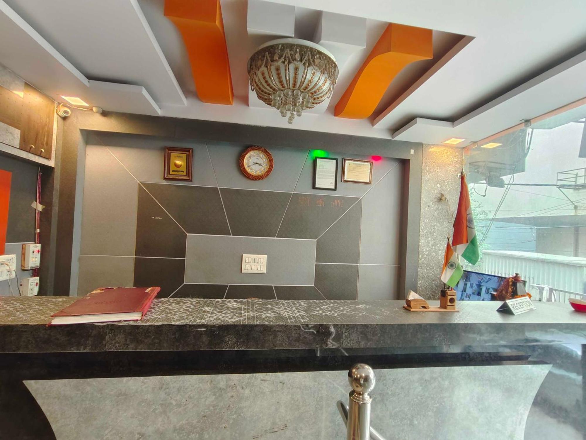 Hotel O Tourist Plaza 3*