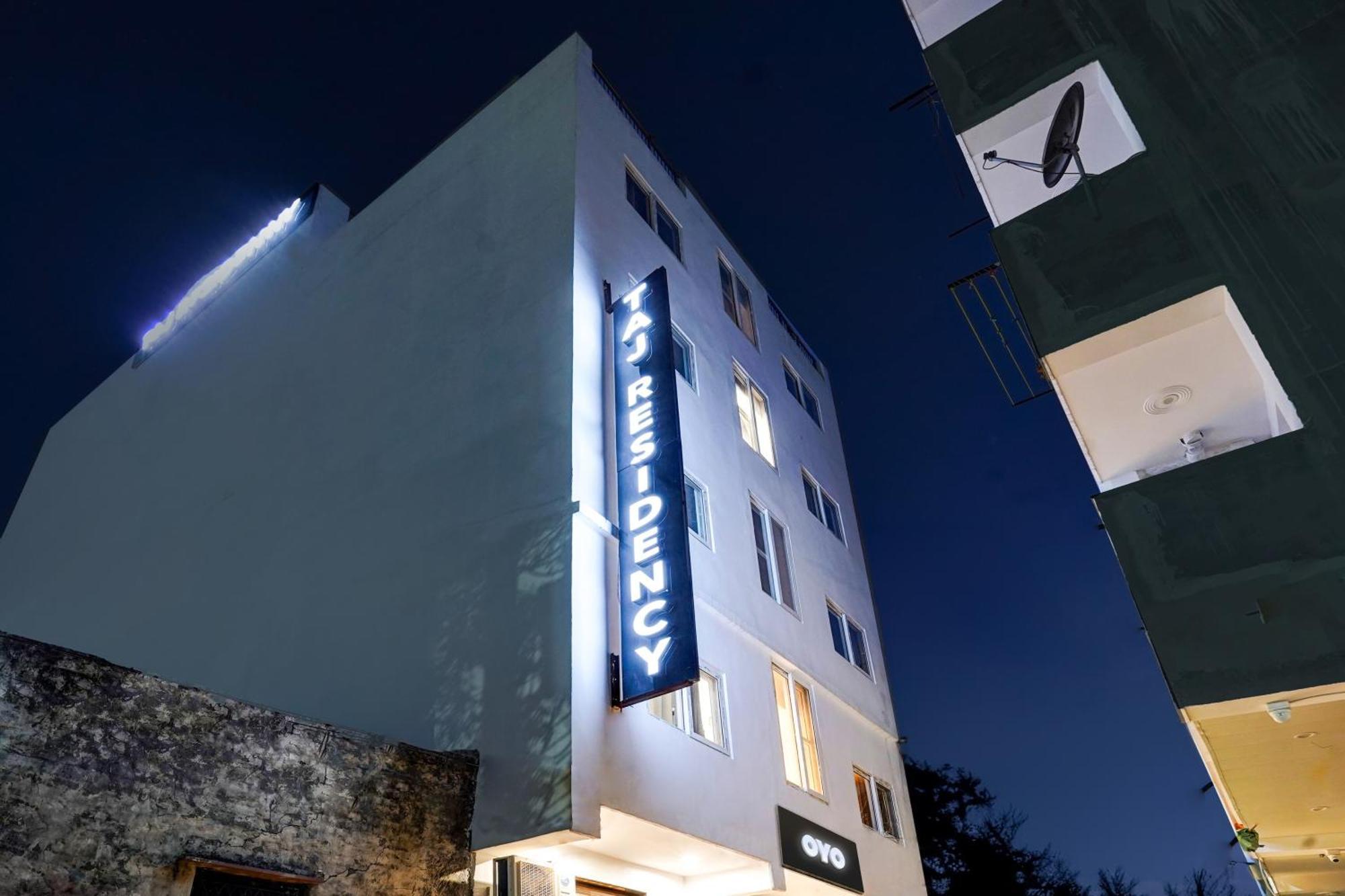 Collection O Residency Near Dwarka Sector 21 Metro Station Hotel