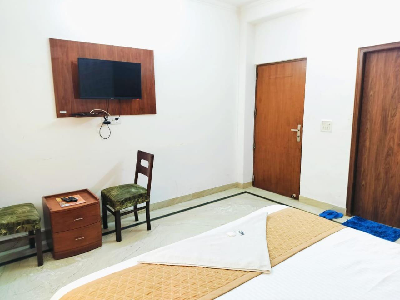 Hotel Soft Petal Residency Near Delhi International Airport