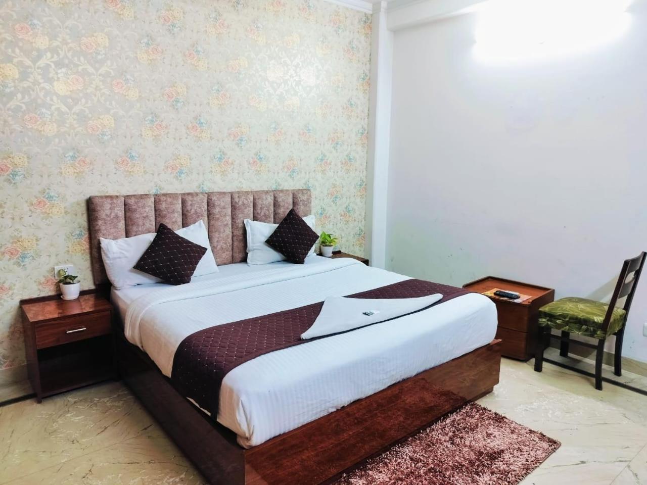 Soft Petal Residency Near Delhi International Airport 3*