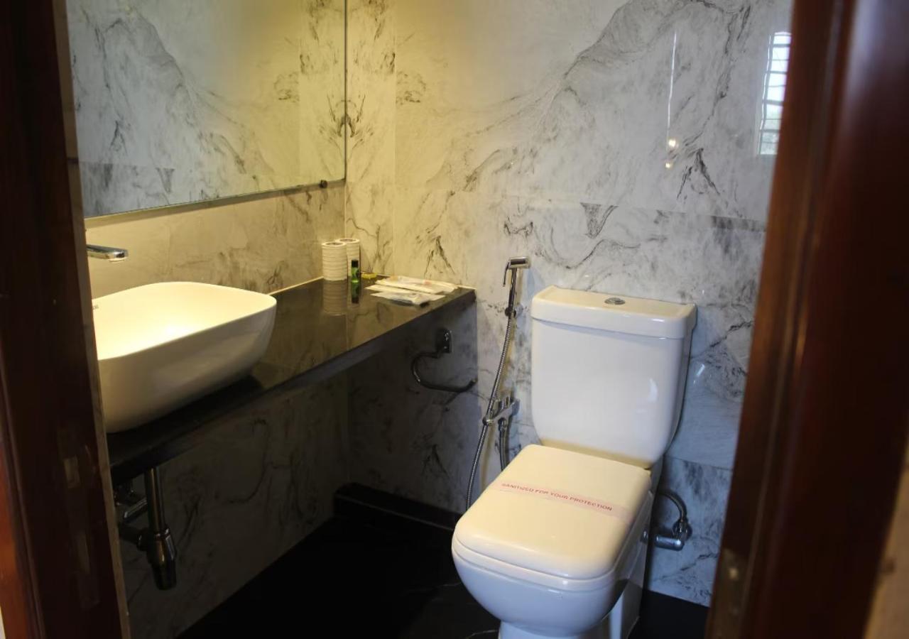 The Grand Vasant Kunj Road Delhi Airport 4* New Delhi