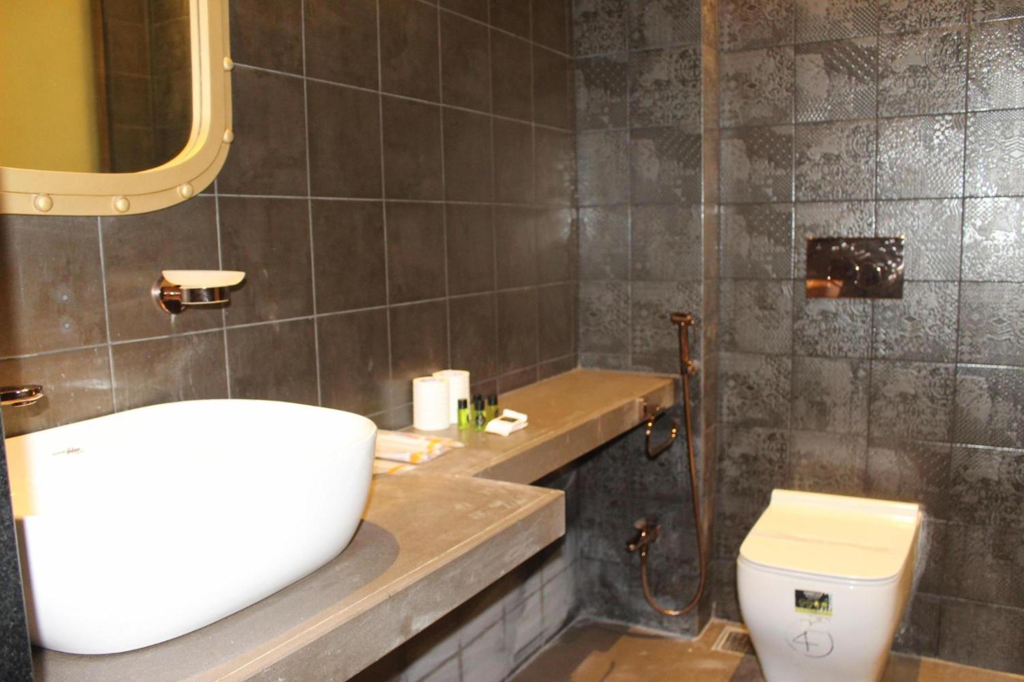 Hotel The Grand Vasant Kunj Road Delhi Airport