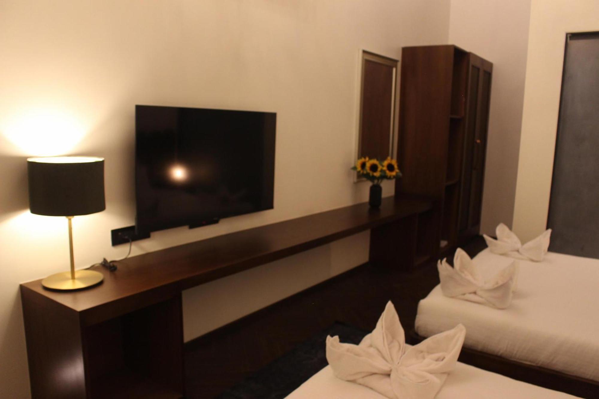 The Grand Vasant Kunj Road Delhi Airport 4* Nova Deli