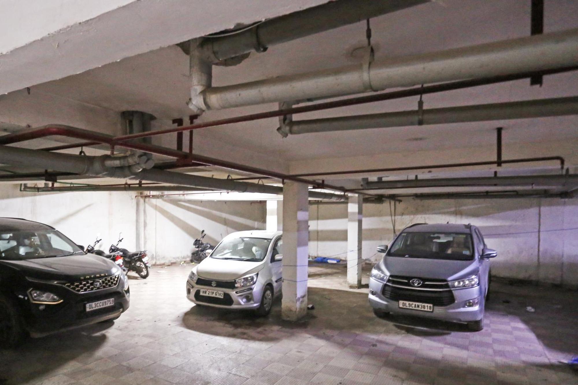 Happy Delhi Airport Hotel 4*
