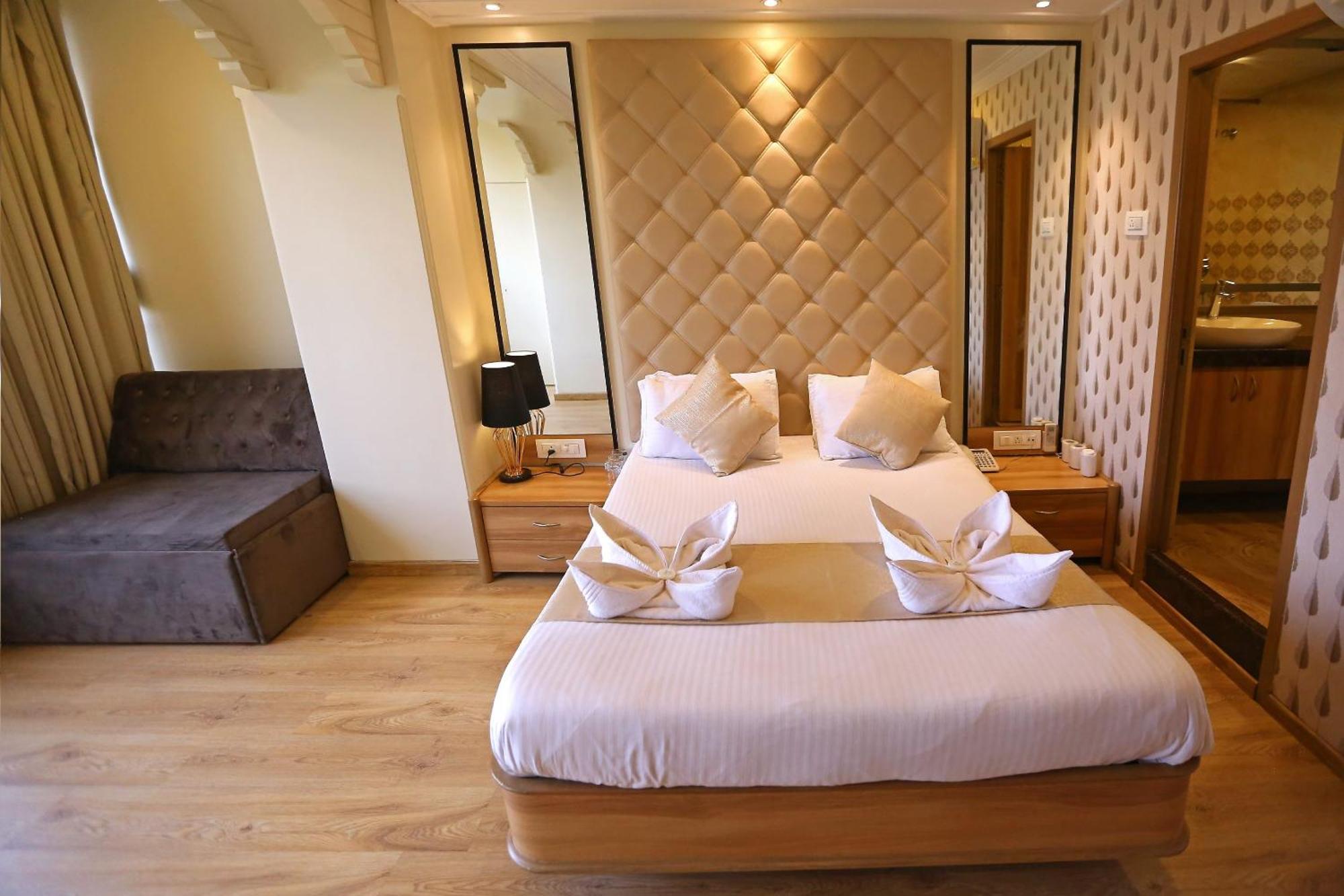 The Grand Vasant Kunj Road Delhi Airport 4* Nova Deli