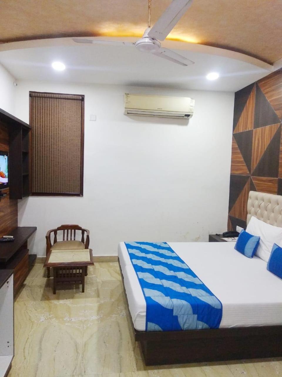Spb 87 Near Karol Bagh Metro Station Hotel Delhi (National Capital Territory of India)