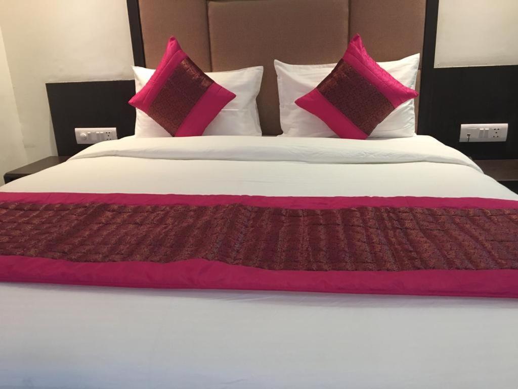 Spb 87 Near Karol Bagh Metro Station Hotel 3*
