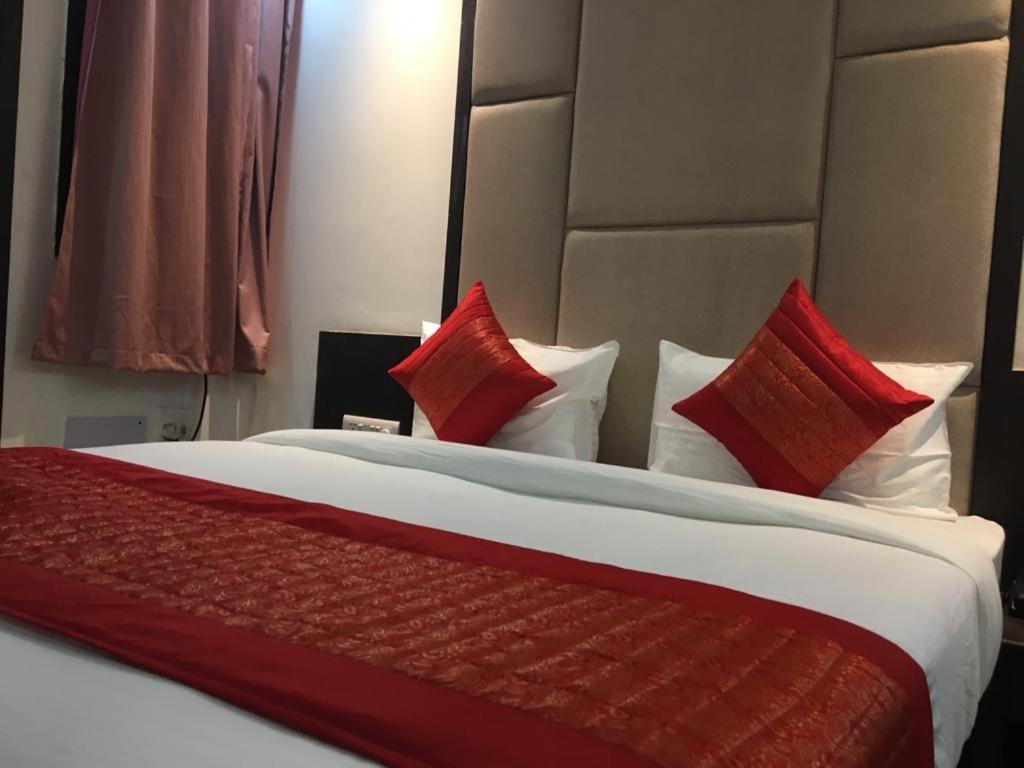 Spb 87 Near Karol Bagh Metro Station Hotel 3*