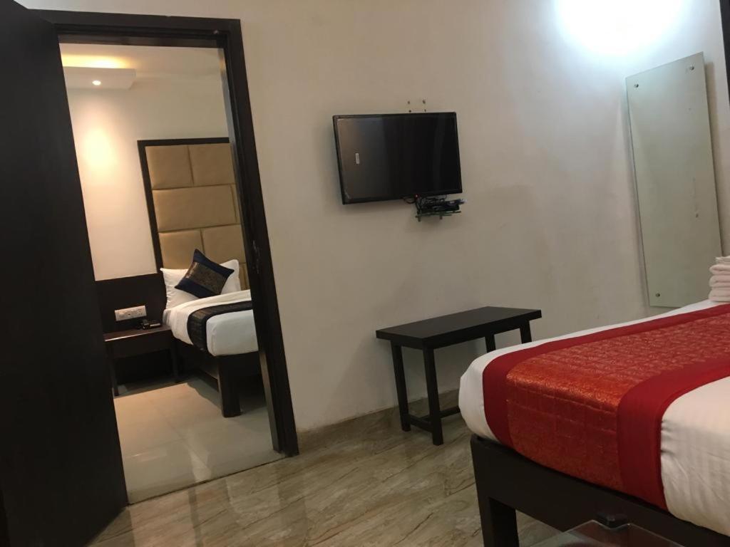 Hotel Spb 87 Near Karol Bagh Metro Station